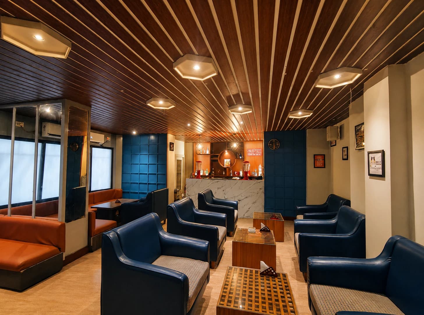 Wide angle view of Pavillion Bar 2nd floor hall