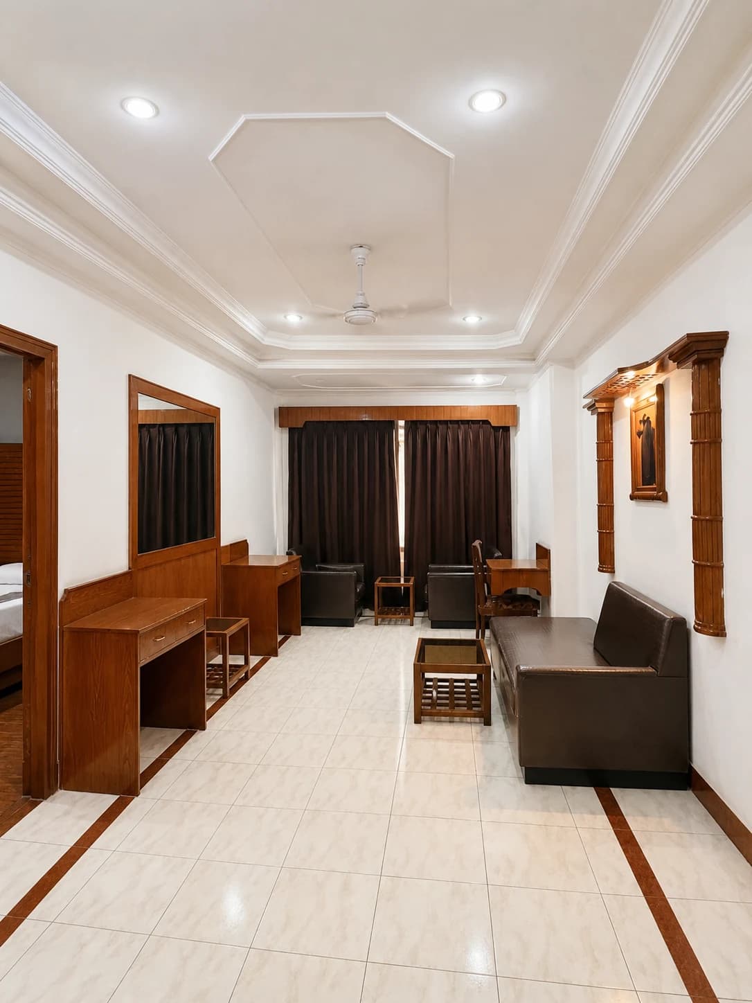 Presidential suite living salon armchair and decor